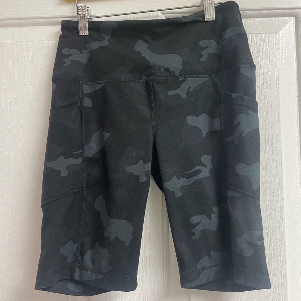 Yogalicious Lux biker shorts size S